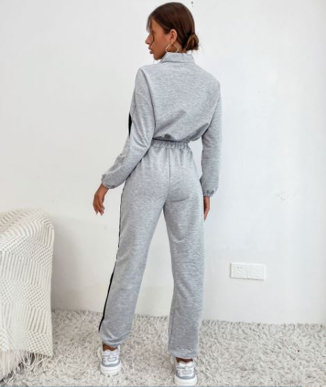 Sizzling Women's 2-Piece Siren Lounge Set: Long-Sleeve Crop Top & Tempting Jogger Tracksuit